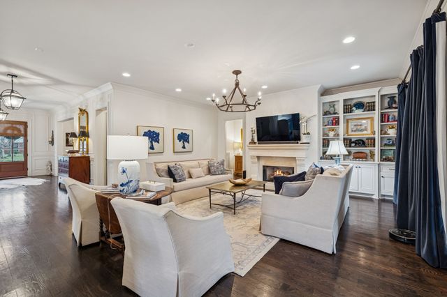 4013 Vailwood Dr, Nashville, TN 37215