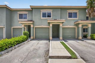 310 Crestwood Circle 206, Royal Palm Beach, FL 33411