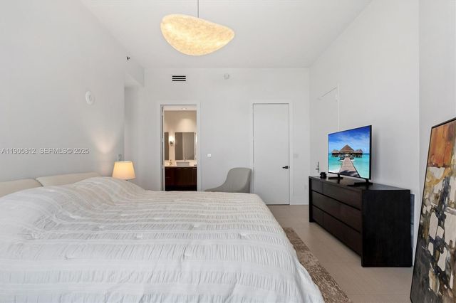 15811 Collins Avenue 3405, Sunny Isles Beach, FL 33160