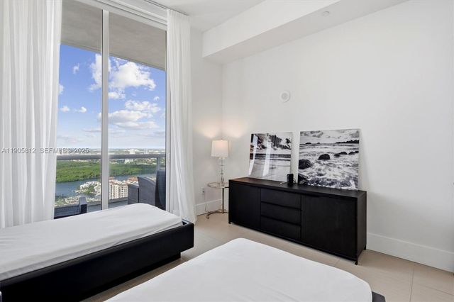 15811 Collins Avenue 3405, Sunny Isles Beach, FL 33160