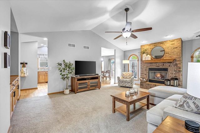 4006 W Forest Hill AVENUE, Franklin, WI 53132