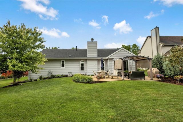 4006 W Forest Hill AVENUE, Franklin, WI 53132