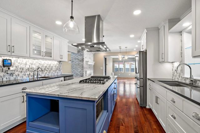 1016 Van Buren Street S, Shakopee, MN 55379