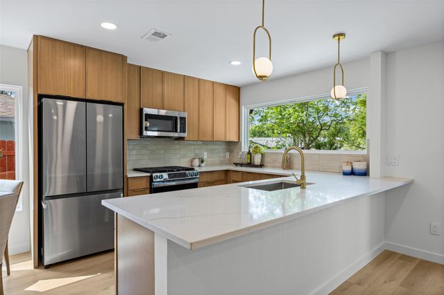 1433 Salem Meadow CIR, Austin, TX 78745