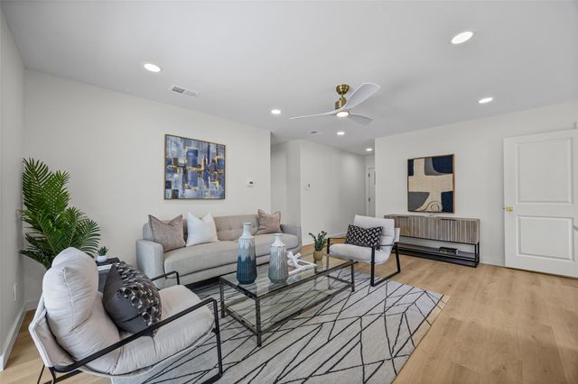 1433 Salem Meadow CIR, Austin, TX 78745