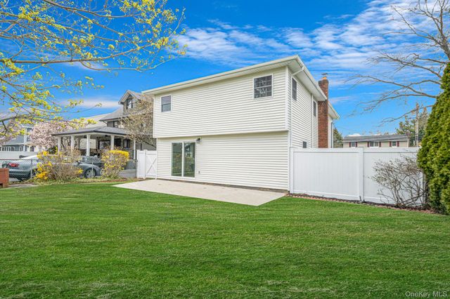 3394 Lufberry Avenue, Wantagh, NY 11793