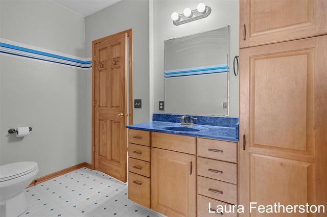 5105 Perry Street, Zeeland, MI 49464