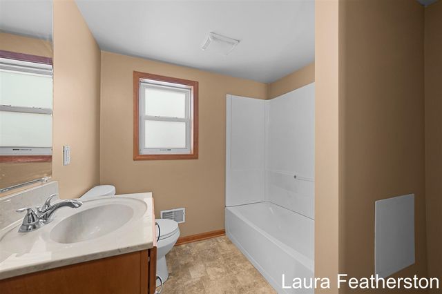 5105 Perry Street, Zeeland, MI 49464