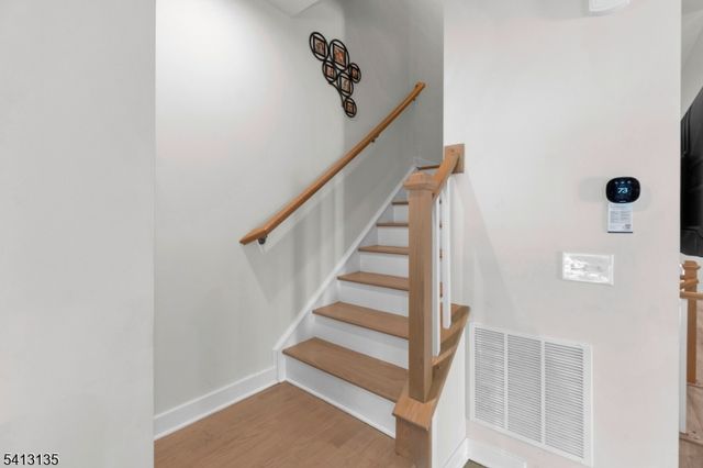 5 Saw Mill Cir, Hackettstown Town, NJ 07840