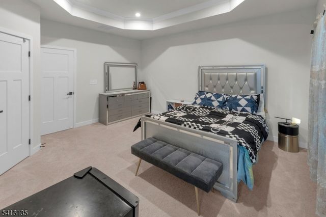 5 Saw Mill Cir, Hackettstown Town, NJ 07840