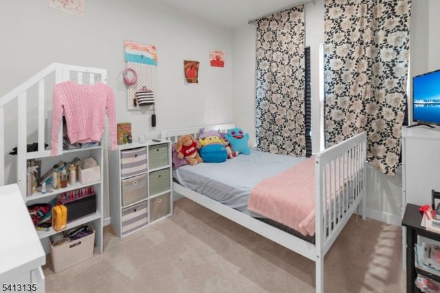 5 Saw Mill Cir, Hackettstown Town, NJ 07840