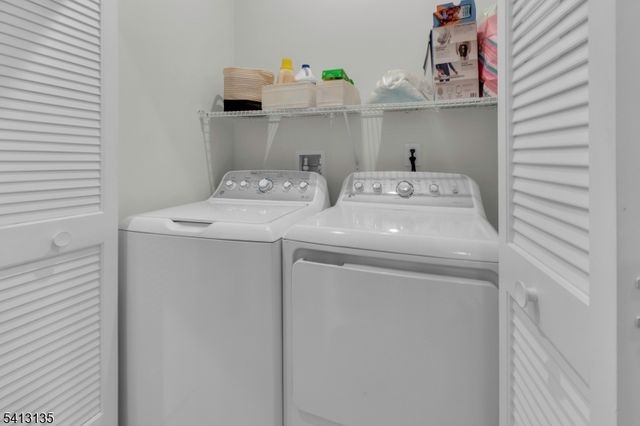 5 Saw Mill Cir, Hackettstown Town, NJ 07840