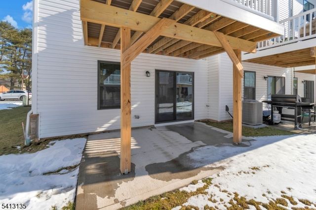 5 Saw Mill Cir, Hackettstown Town, NJ 07840