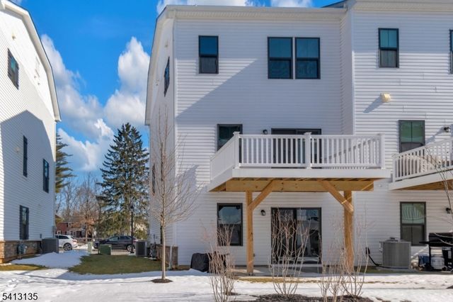 5 Saw Mill Cir, Hackettstown Town, NJ 07840