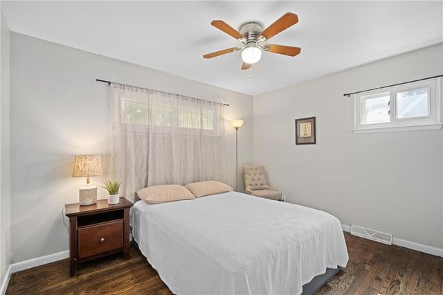 919 S Sunset Drive S, Olathe, KS 66061