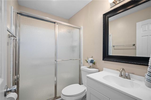 919 S Sunset Drive S, Olathe, KS 66061