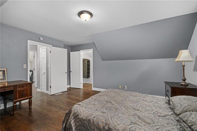 919 S Sunset Drive S, Olathe, KS 66061