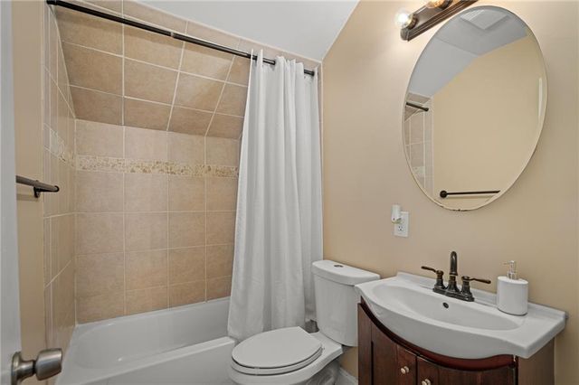 919 S Sunset Drive S, Olathe, KS 66061