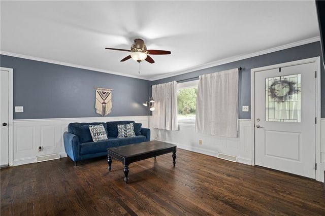 919 S Sunset Drive S, Olathe, KS 66061