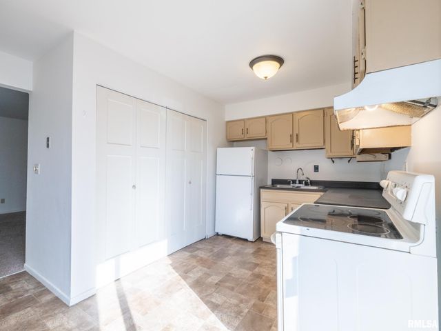 3621-3623 W RICHWOODS Boulevard, Peoria, IL 61604