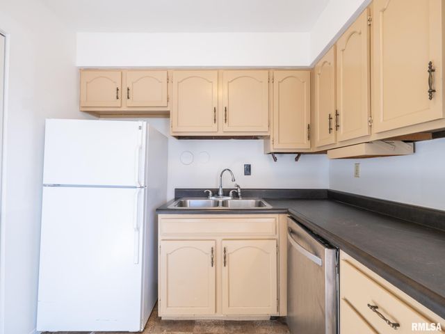 3621-3623 W RICHWOODS Boulevard, Peoria, IL 61604