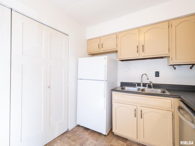 3621-3623 W RICHWOODS Boulevard, Peoria, IL 61604