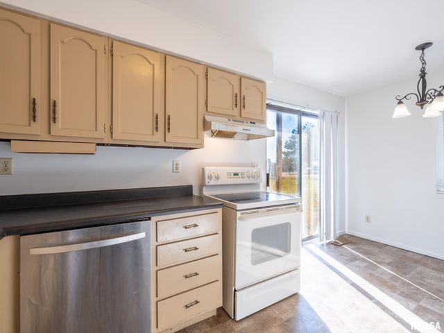 3621-3623 W RICHWOODS Boulevard, Peoria, IL 61604