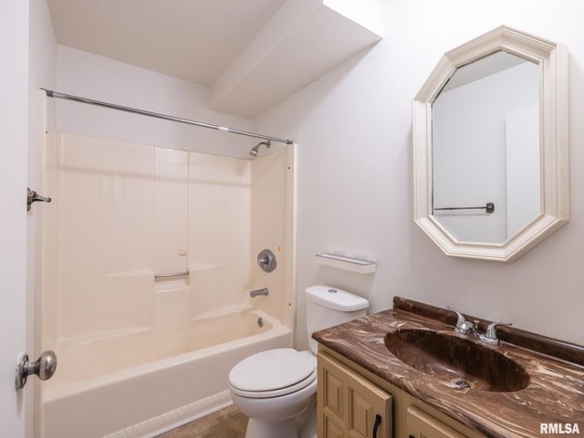 3621-3623 W RICHWOODS Boulevard, Peoria, IL 61604