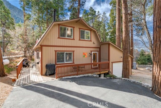40300 Valley Of The Falls, Forest Falls, CA 92339