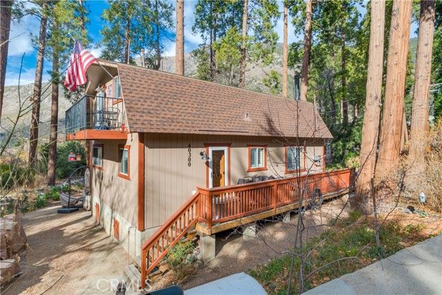 40300 Valley Of The Falls, Forest Falls, CA 92339