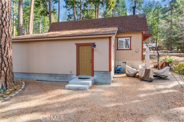 40300 Valley Of The Falls, Forest Falls, CA 92339