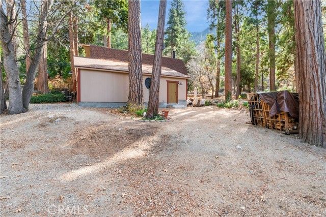 40300 Valley Of The Falls, Forest Falls, CA 92339