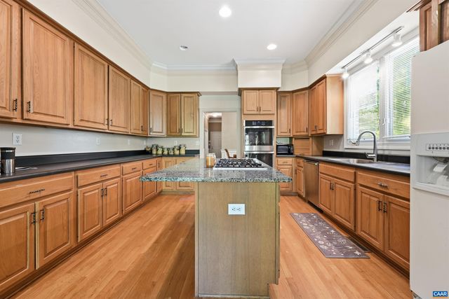 3182 WALLINGFORD LN, Keswick, VA 22947
