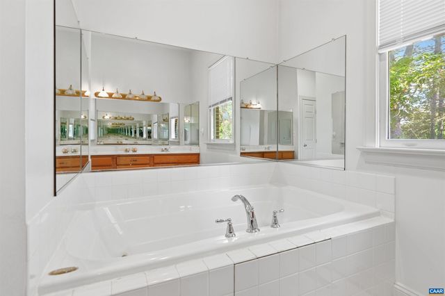 3182 WALLINGFORD LN, Keswick, VA 22947