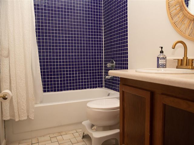 2002 SW 43RD AVENUE, Gainesville, FL 32608