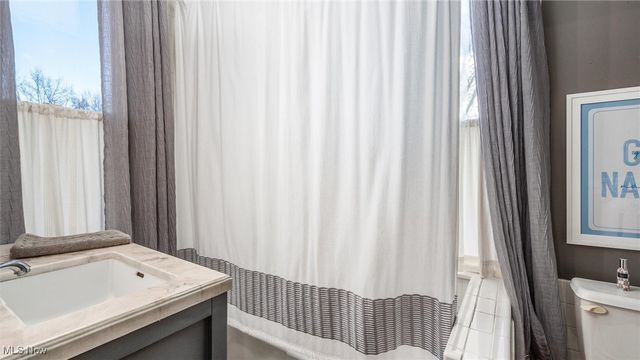 64391 Morrison Road, Cambridge, OH 43725