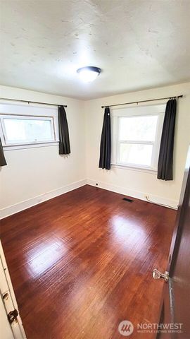 4833 S D Street, Tacoma, WA 98408