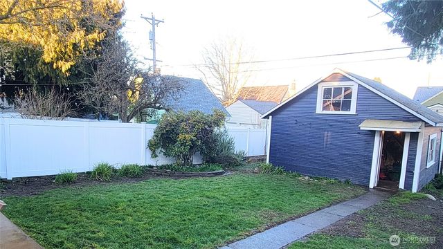 4833 S D Street, Tacoma, WA 98408