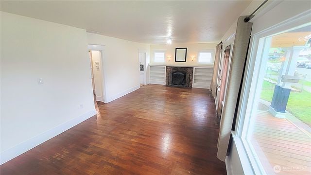 4833 S D Street, Tacoma, WA 98408