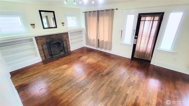 4833 S D Street, Tacoma, WA 98408