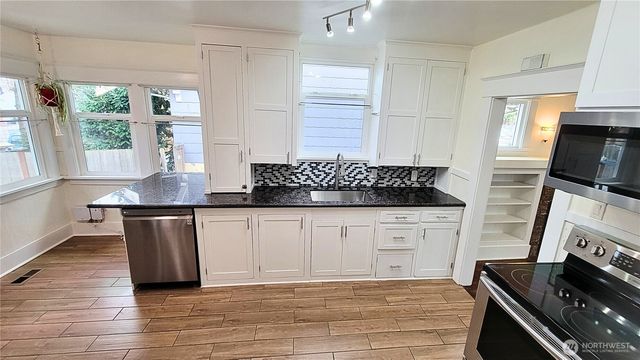 4833 S D Street, Tacoma, WA 98408