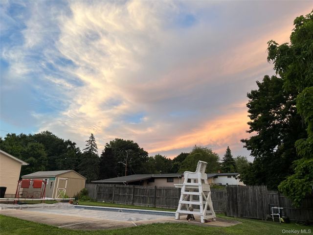 26 Carrie Lane, Nanuet, NY 10954