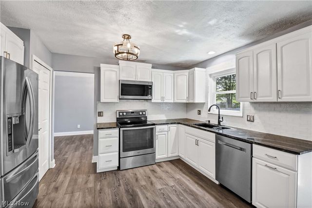1738 Coes Post Run, Westlake, OH 44145
