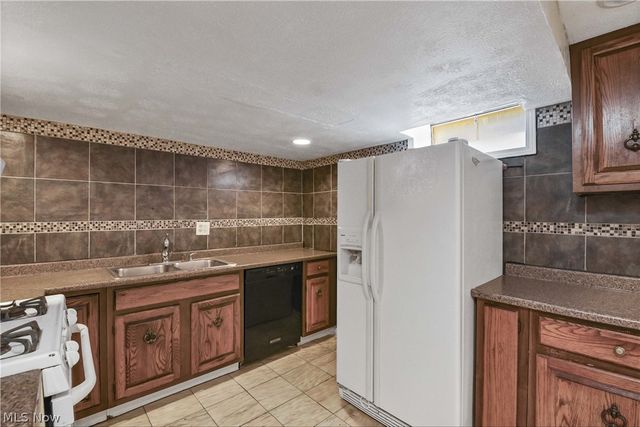 1738 Coes Post Run, Westlake, OH 44145
