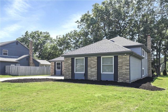 1738 Coes Post Run, Westlake, OH 44145