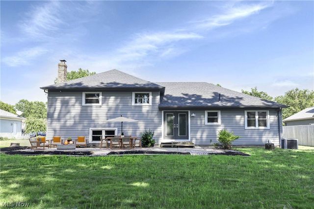 1738 Coes Post Run, Westlake, OH 44145