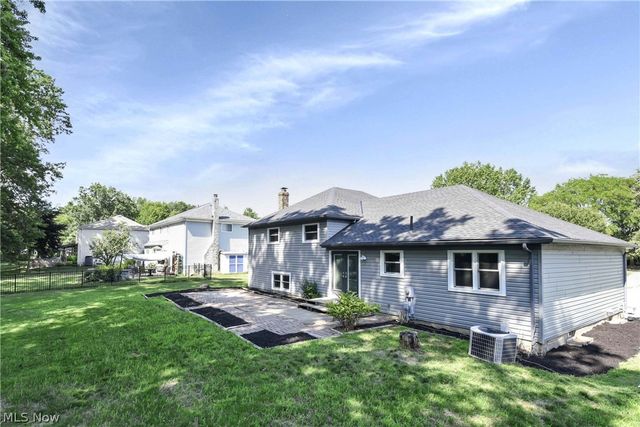 1738 Coes Post Run, Westlake, OH 44145