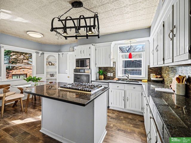 306 Bellevue Boulevard N, Bellevue, NE 68005