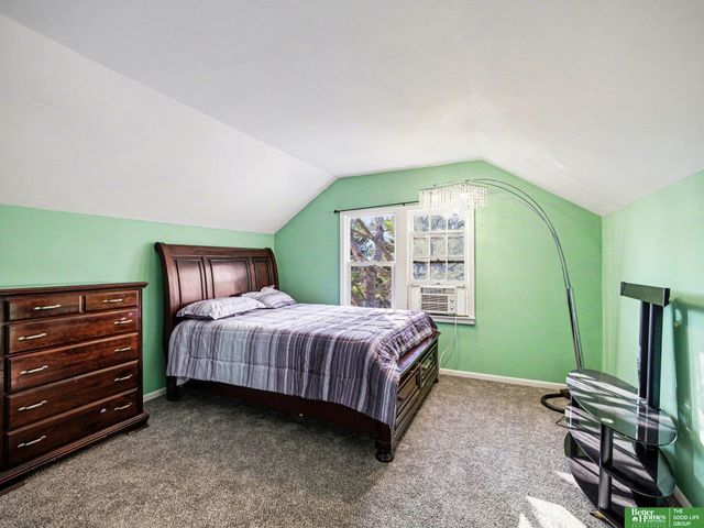 306 Bellevue Boulevard N, Bellevue, NE 68005