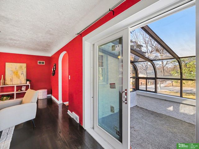 306 Bellevue Boulevard N, Bellevue, NE 68005